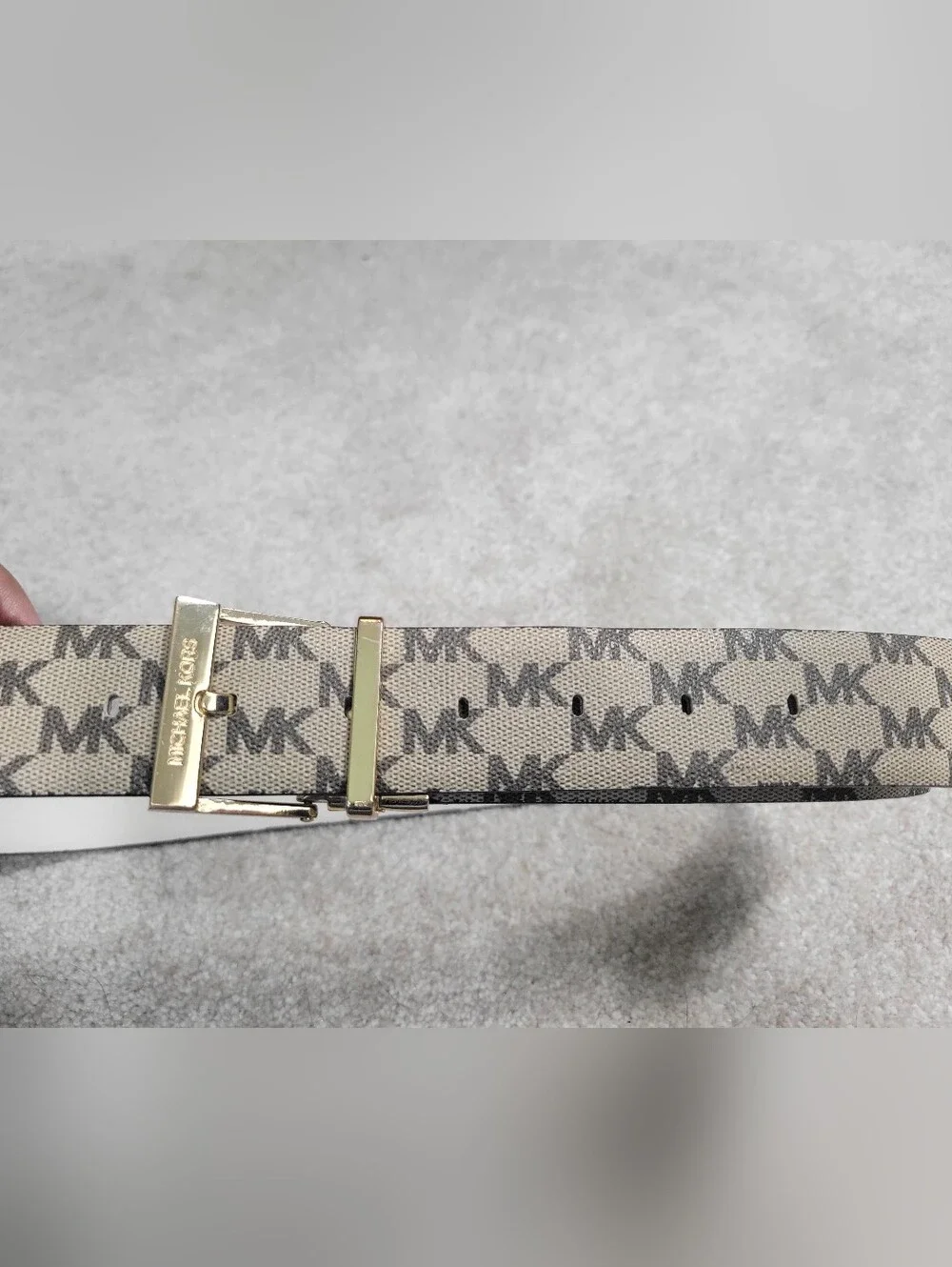 BeltMichael Kors Reversible MK Monogram Belt Gold Tone Buckle Beige & White
